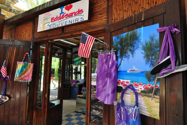 Shopping Piazza at Edde Sands